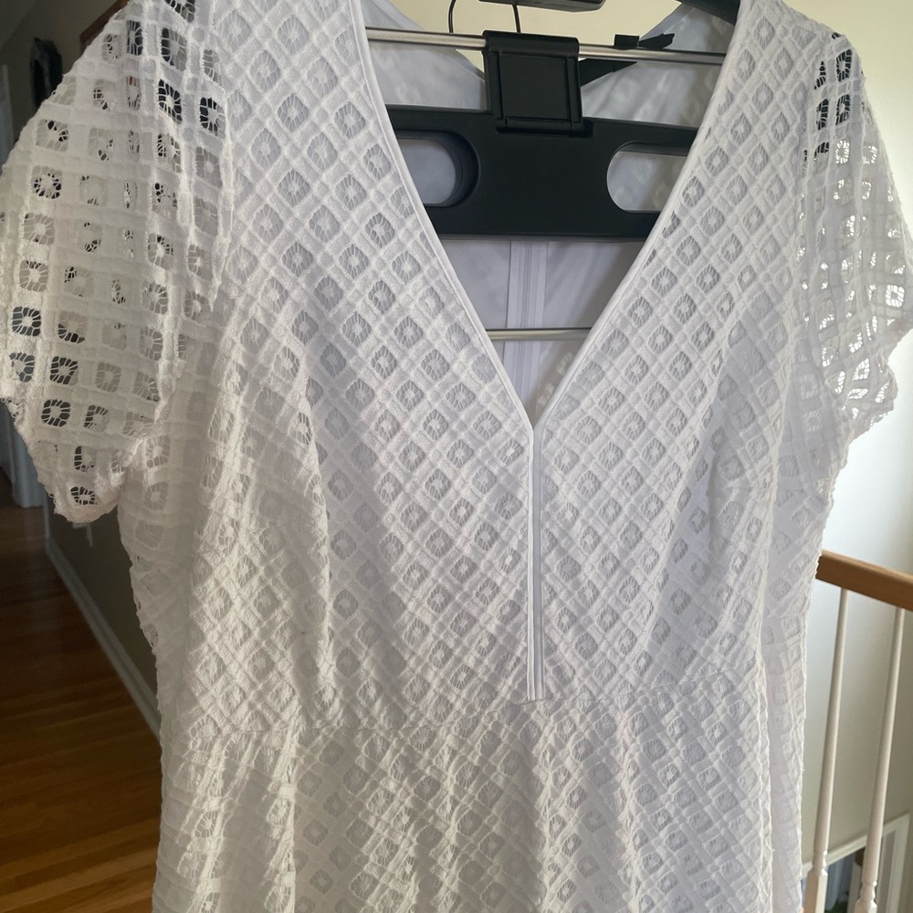 White Lace V-Neck Short Sleeve Dress - Picture 2 of 9